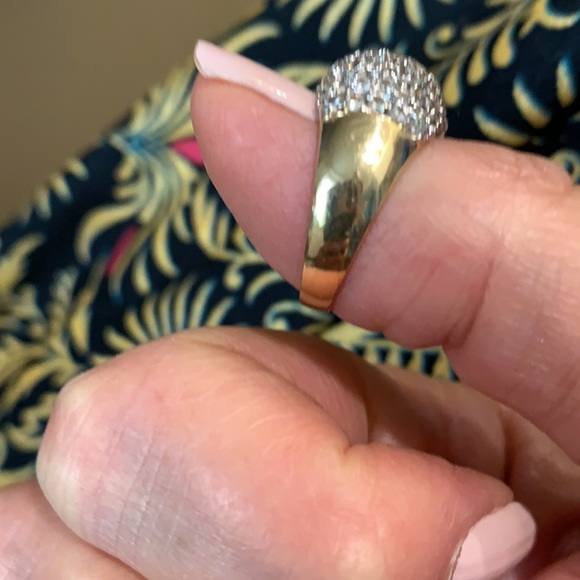 ladies 14 Kt dome paved with CZs weight 8.80 gr - Picture 2 of 5